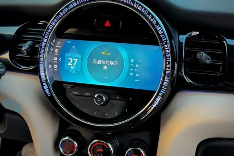 Used MINI 2022 2.0T COOPER S Classic Edition Five-Door Version Interior 4