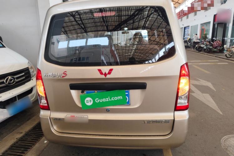 Used Wuling Rongguang S 2023 1.5L Base Version 5/7 Seats Rear