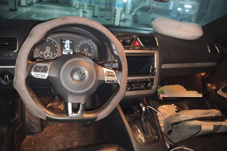 Used Volkswagen Scirocco 2010 2.0 TSI Luxury Edition Center Console