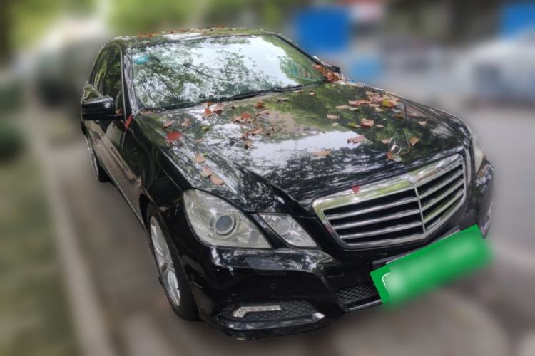 Used Mercedes-Benz E-Class 2009 E 300 Fashion Model Front Right 45 Deg