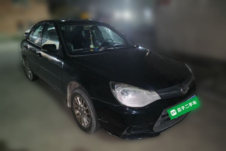 Used Soueast V3 Lingyue 2015 1.5L AMT Happiness Edition Front Right 45 Deg