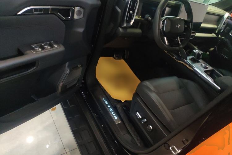 Used JETOUR Traveler 2023 2.0T All-Wheel Drive Conquer PRO Driver Seat