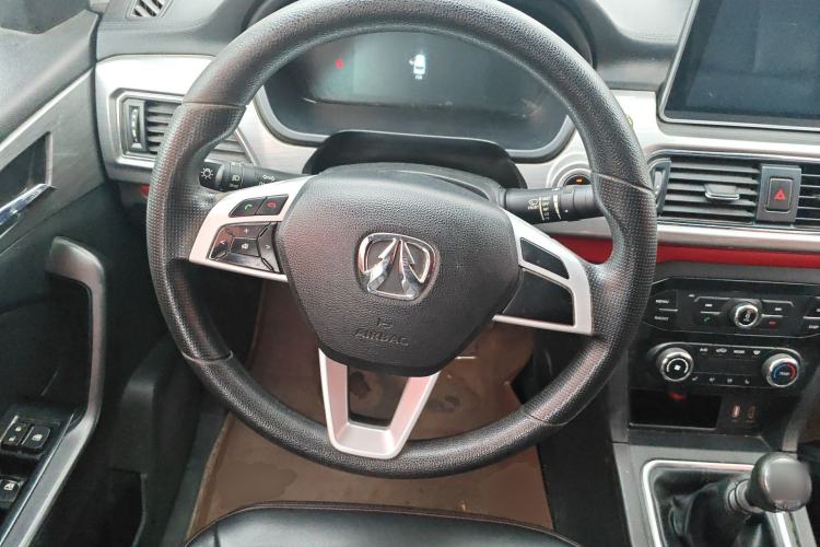 Used BAIC Weiwang M50F 2017 1.3T Luxury Model Steering Wheel