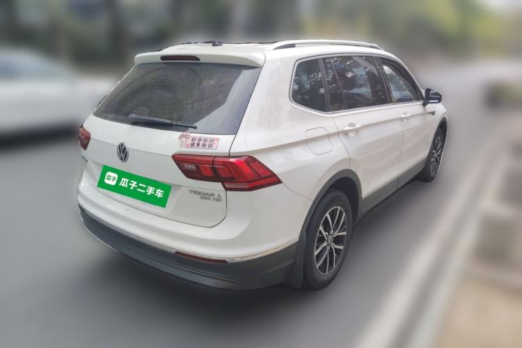 Used Volkswagen Tiguan L 2017 330TSI Automatic Two-Wheel Drive Luxury Edition Rear Right 45 Deg