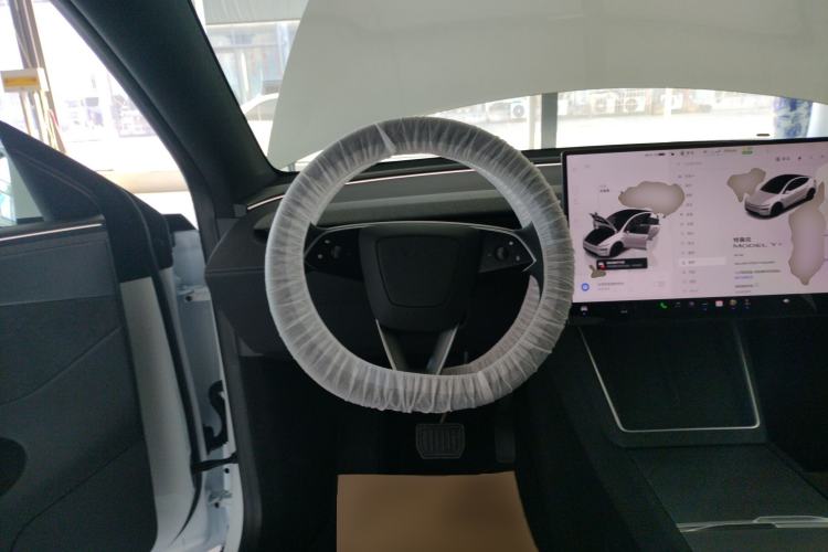 Used Tesla Model Y 2026 Long-Range All-Wheel-Drive Model