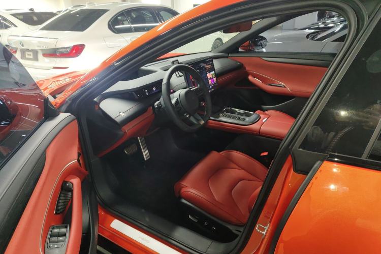 Used Xiaomi Auto SU7 2024 Four-Wheel Drive Ultra-Long Range Advanced Intelligent Driving Max Edition Driver Seat