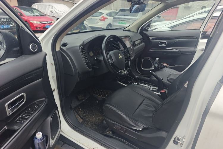 Used Mitsubishi Outlander 2018 2.0L Two-Wheel Drive Glory Edition 5 Seats
