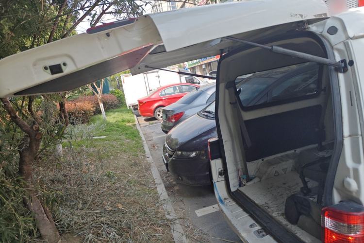 Used Jinbei Hiace X30 2023 1.5L Wealthy-Style Passenger Van 5/6/7-Seater Non-Air-Conditioned Version SWC15M
