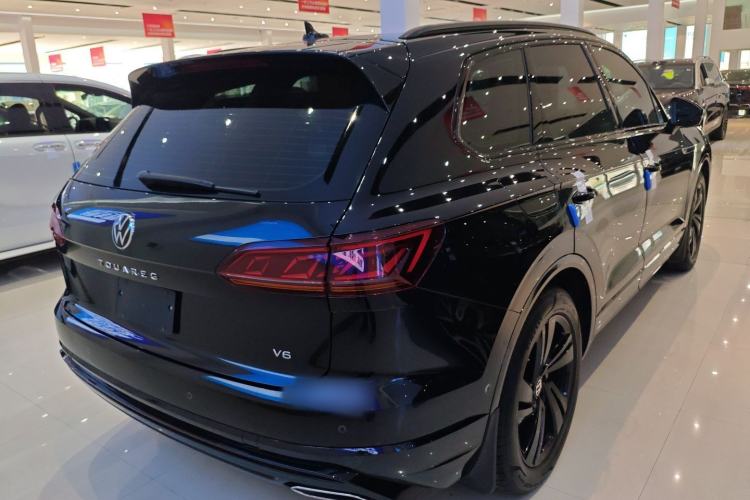 Used Volkswagen Touareg 2022 3.0 TSI Luxury Edition Black Diamond Sport Package Rear Right 45 Deg