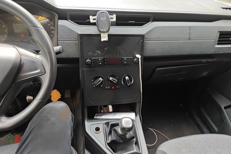 Used Wuling Hongguang PLUS 2019 1.5T Manual Standard Edition 5 Seats