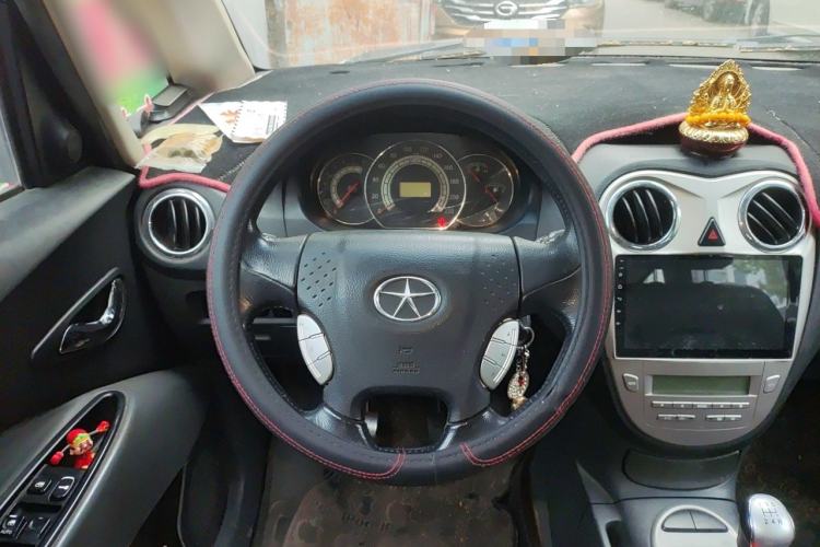 Used JAC Group Refine M2 2012 1.8L MT Business Luxury 5-Seater
