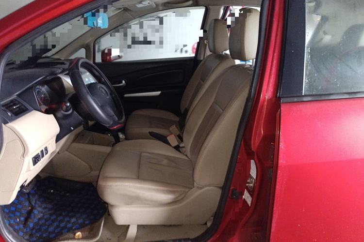 Used Venucia R50 2013 1.6L Automatic Luxury Edition
