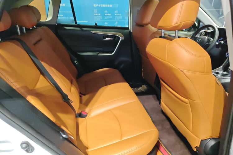 Used Toyota RAV4 2021 Dual-Engine 2.5L E-CVT Two-Wheel Drive Elite Edition Left Rear Seat