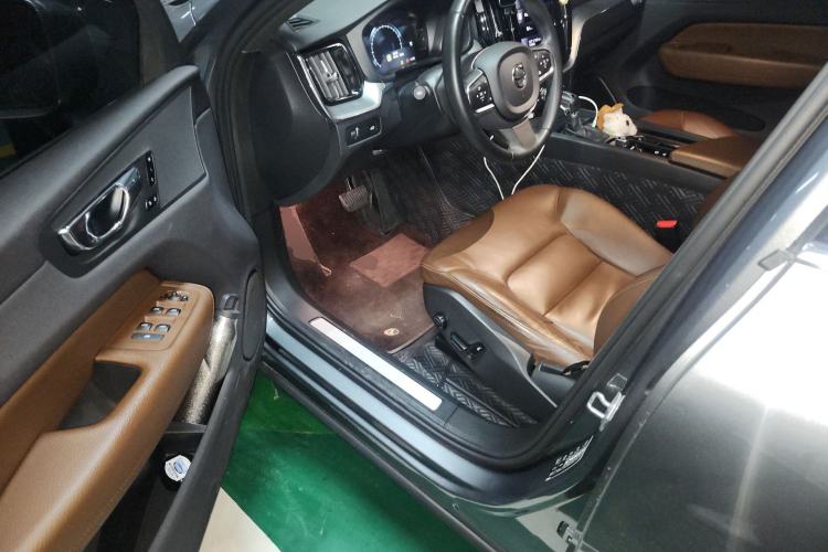 Used Volvo XC60 2021 T5 4x4 Smart Luxury Edition
