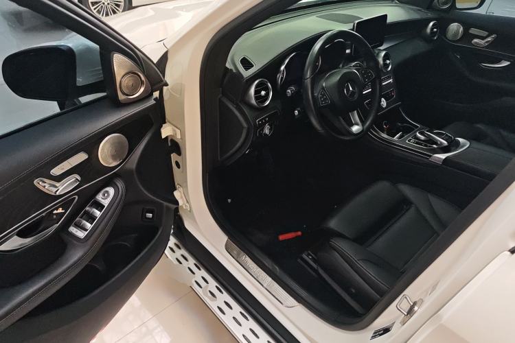 Used Mercedes-Benz GLC 2016 GLC 260 4MATIC Luxury Model
