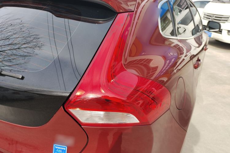 Used Volvo V40 2016 T4 Smart Luxury Edition