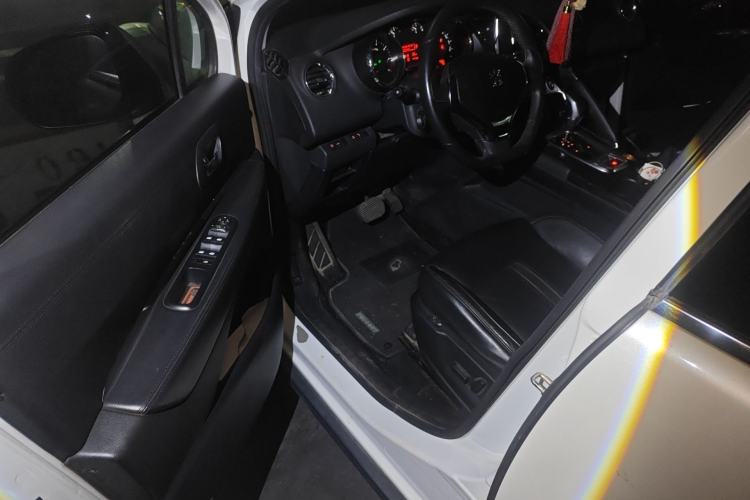 Used Peugeot 3008 2013 2.0L Automatic Trend Edition Driver Seat