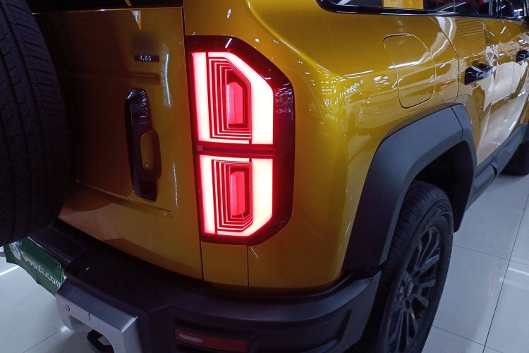 Used Formula Leopard Leopard 5 2023 Navigator Edition
