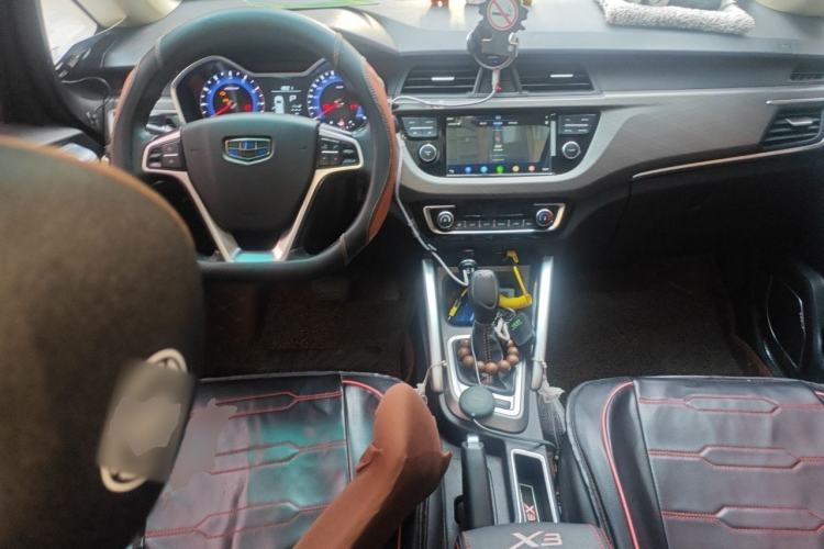 Used Geely Auto Vision X3 2018 1.5L Automatic Anniversary Edition Center Console