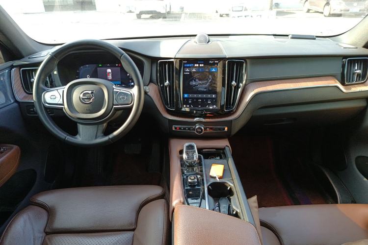 Used Volvo XC60 2022 B5 4x4 Zhiya Luxury Edition