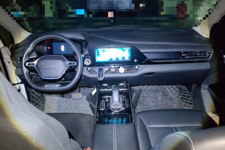 Used Wuling Victory 2022 Revised Version 280T 1.5T CVT Flagship Edition Center Console