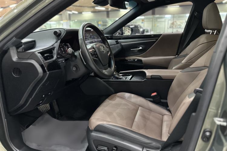 Used Lexus ES 2022 200 Excellence Edition Interior 1