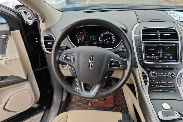 Used Lincoln MKX 2015 2.0T Two-Wheel Drive Deluxe Edition