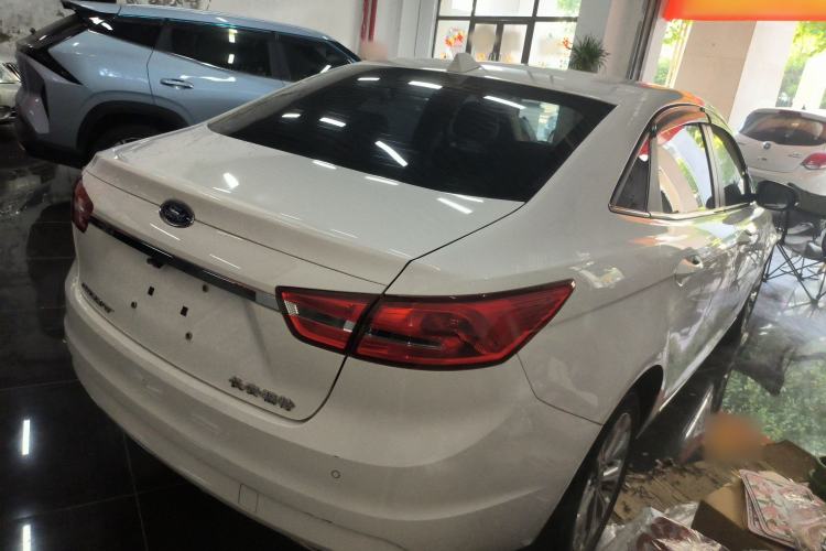 Used Ford Escort 2015 1.5L Automatic Fashion Model