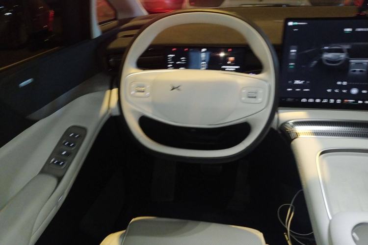 Used XPeng X9 2024 702 Ultra-Long Range Max
