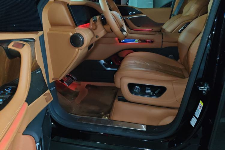 Used Yangwang U8 2023 Luxury Edition
