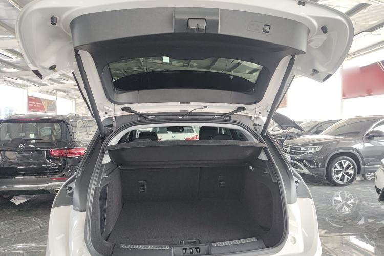 Used Lincoln Corsair 2022 Revised Version 2.0T Two-Wheel Drive Premium Edition Trunk