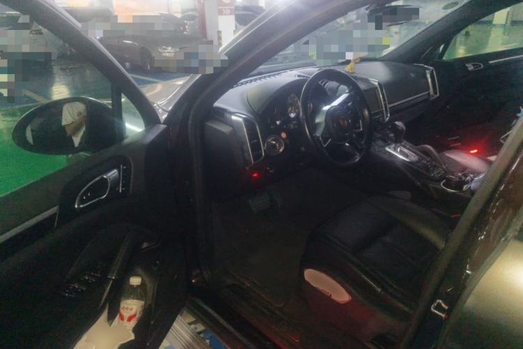 Used Porsche Cayenne 2016 Cayenne Platinum Edition 3.0T Driver Seat