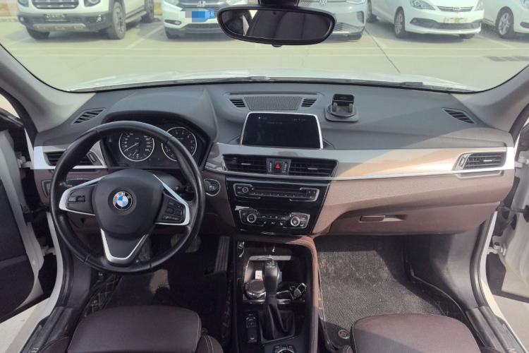 Used BMW X1 2018 xDrive20Li Luxury Edition Center Console