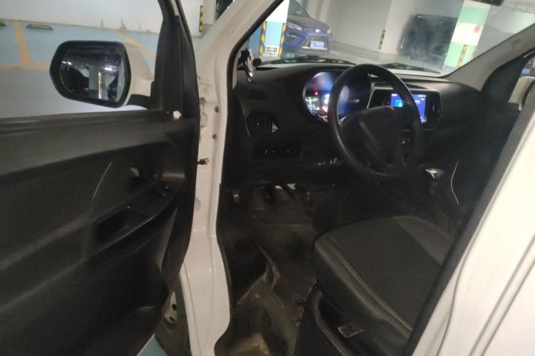 Used Chana Ruixing EM80 2023 Liftgate Design 7-Seater Comfort Version 38.7 kWh
