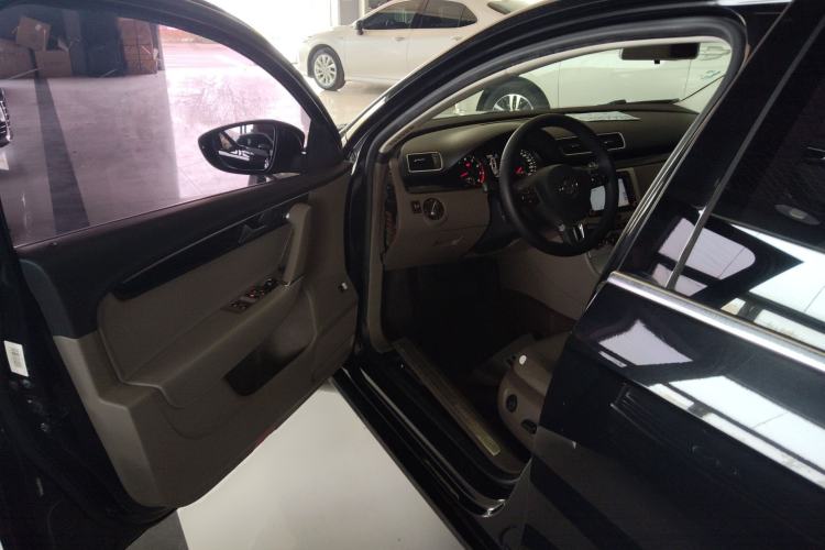 Used Volkswagen Magotan 2015 Facelift 1.8TSI Luxury Model Driver Seat