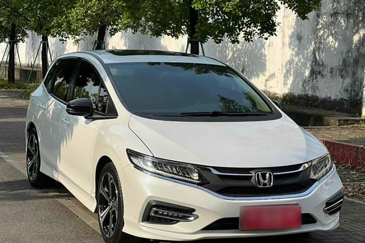 Used Honda Jade 2017 1.8L automatic Comfort version 5 seats
