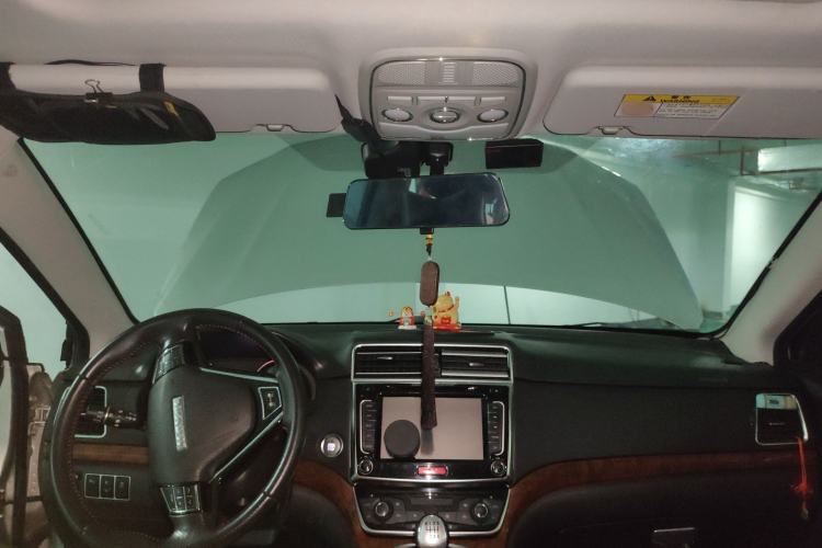 Used Haval H6 2015 Revised Version Sport Edition 1.5T Manual Transmission Two-Wheel Drive Elite Grade
