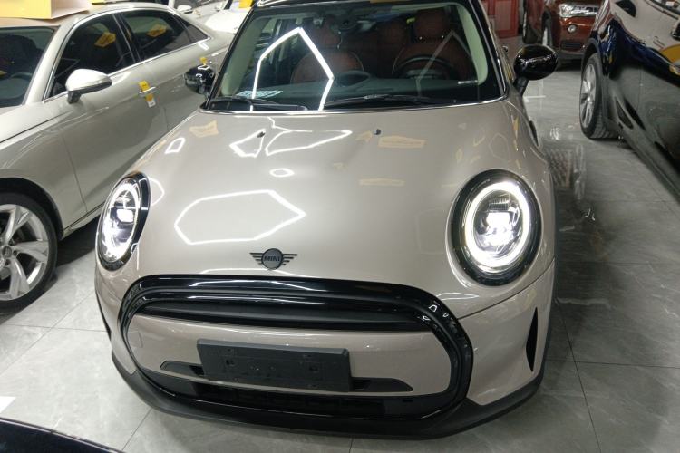 Used MINI MINI 2022 Updated 1.5T COOPER Artist Five-Door Edition