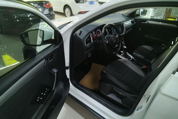 Used Volkswagen T-ROC 2019 230TSI DSG Two-Wheel-Drive Advanced Version China VI Standard
