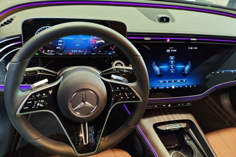 Used Mercedes-Benz E-Class 2025 E 300 L Luxury Model Center Console