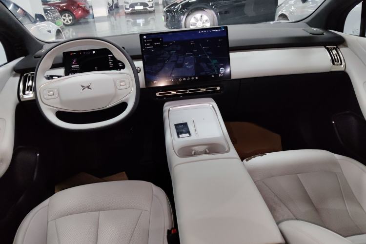 Used XPeng P7+ 2024 Long-Range Max Center Console