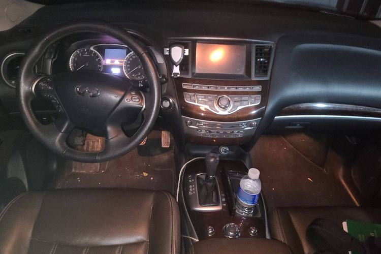 Used Infiniti JX 2013 JX35 Two-Wheel-Drive Excellence Edition
