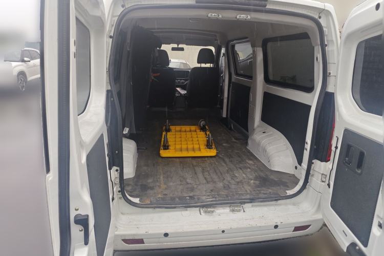 Used CHANGAN KAICHENG Ruixing EM60 2025 Passenger Version Comfort Edition 6 Seats 300 km Range Side-Hinged Doors Trunk