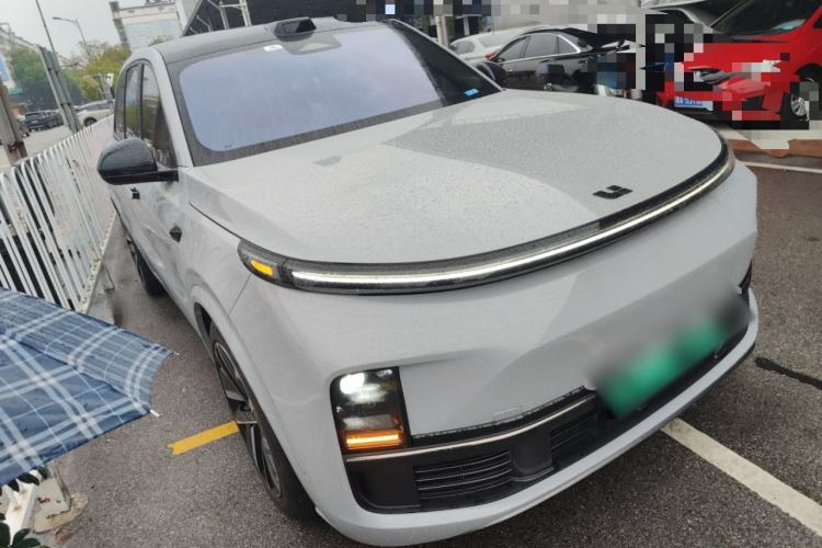 Used Li Auto L9 2022 Max model Front Right 45 Deg