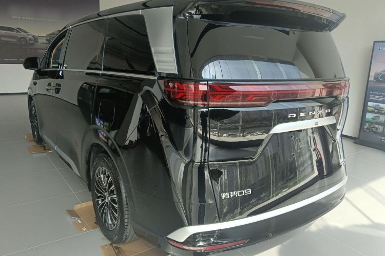 Used Denza D9 2025 Model DM-i Four-Wheel Drive Prestige Edition
