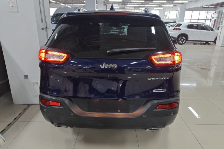 Used Jeep Cherokee 2016 2.4L Leading Smart Version