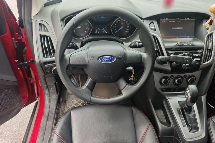 Used Ford Focus 2012 Hatchback 1.6L Automatic Comfort Model Steering Wheel