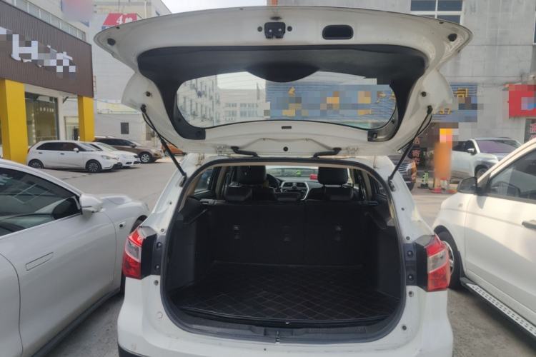 Used Suzuki S-Cross 2014 1.6L CVT Two-Wheel Drive Elite Version
