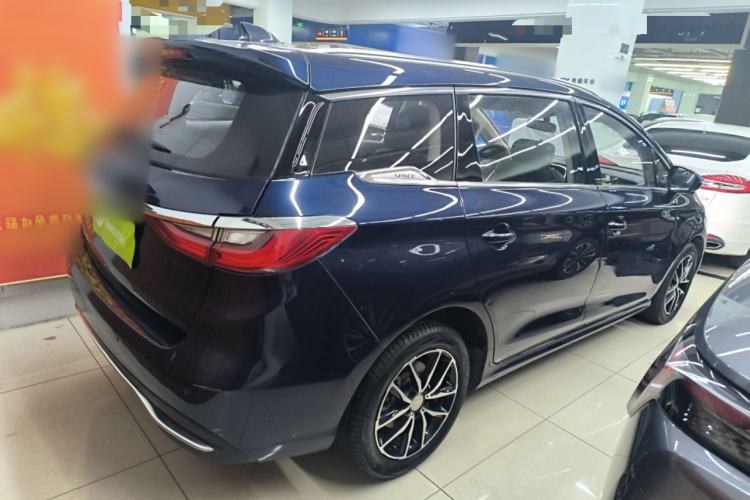 Used BYD Song MAX 2018 1.5T Automatic Smart Connect Elite Model with 6 Seats
