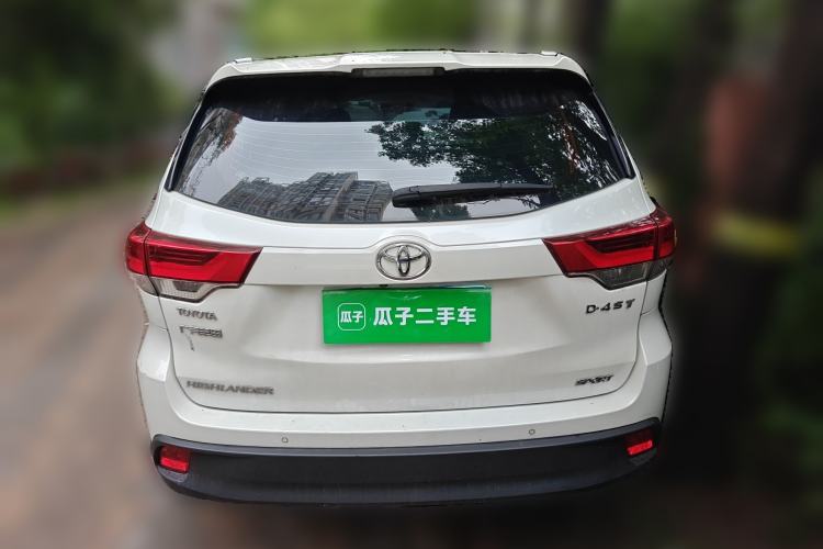 Used Toyota Highlander 2018 2.0T Two-Wheel-Drive Luxury Edition 7 Seats Emission Standard China V Rear